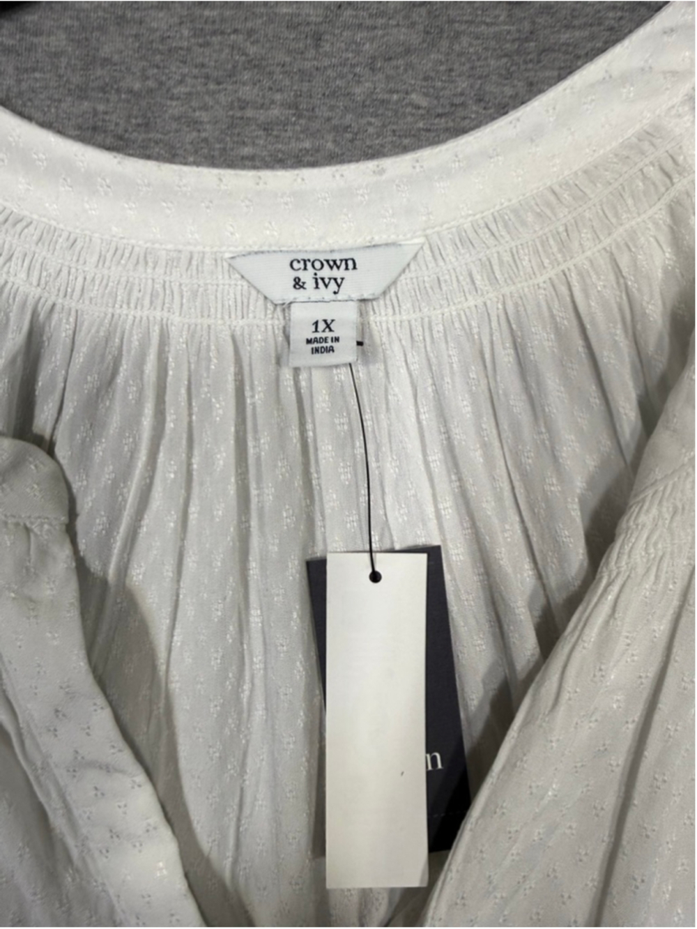 Women's Crown & Ivy White Blouse Plus Size 1X NWT - Picture 2 of 5